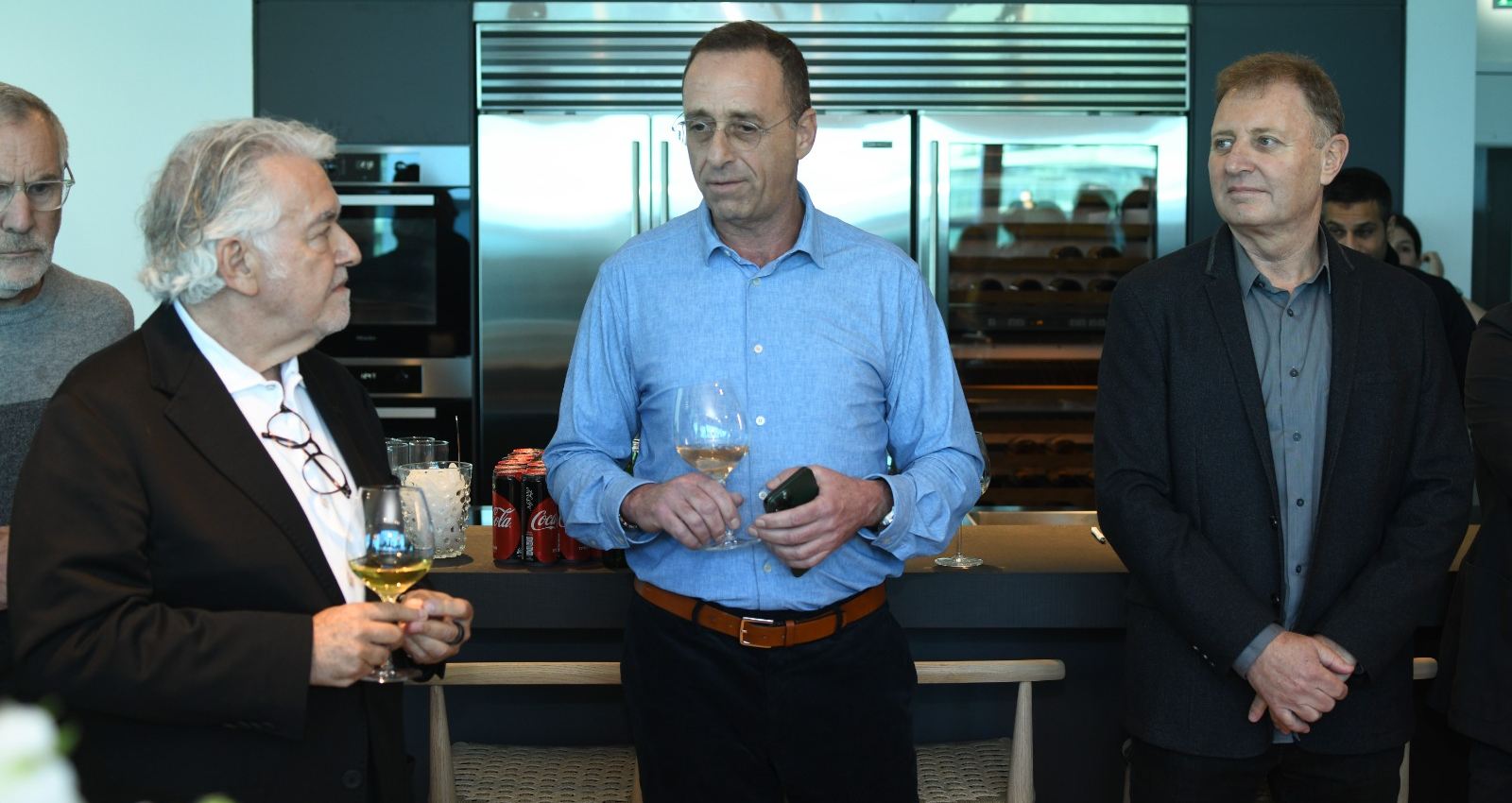 זיו אבירם, גיל גבע, וניל ג׳ייקובס. צילום: עומרי אמסלם