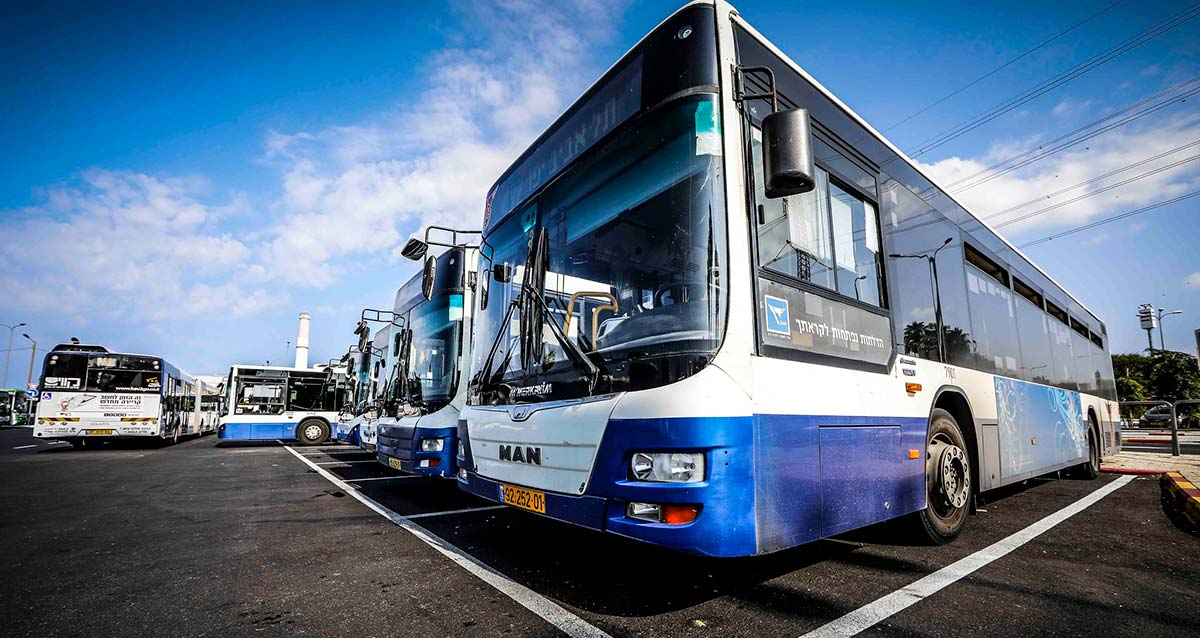 אוטובוסים בחניון רידינג. באדיבות עיריית תל אביב-יפו