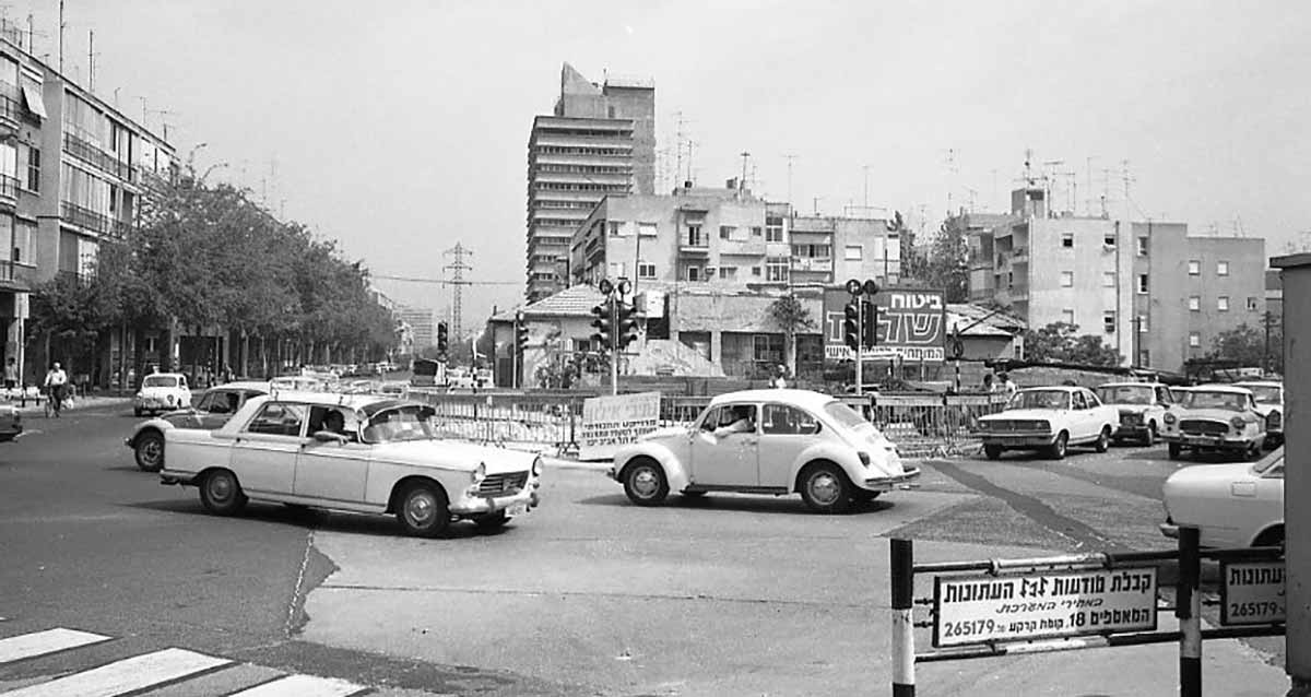 העיר הלבנה ברחוב יהודה הלוי