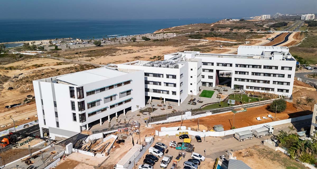 בית הספר "עמוס עוז" (צילום: דורון סהר)