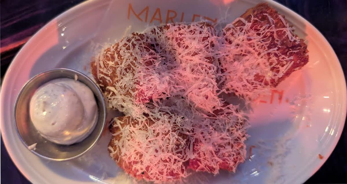 מנות ראשונות עם הרבה גבינת פטה מלמעלה במרלן (צילום: שי שגב)