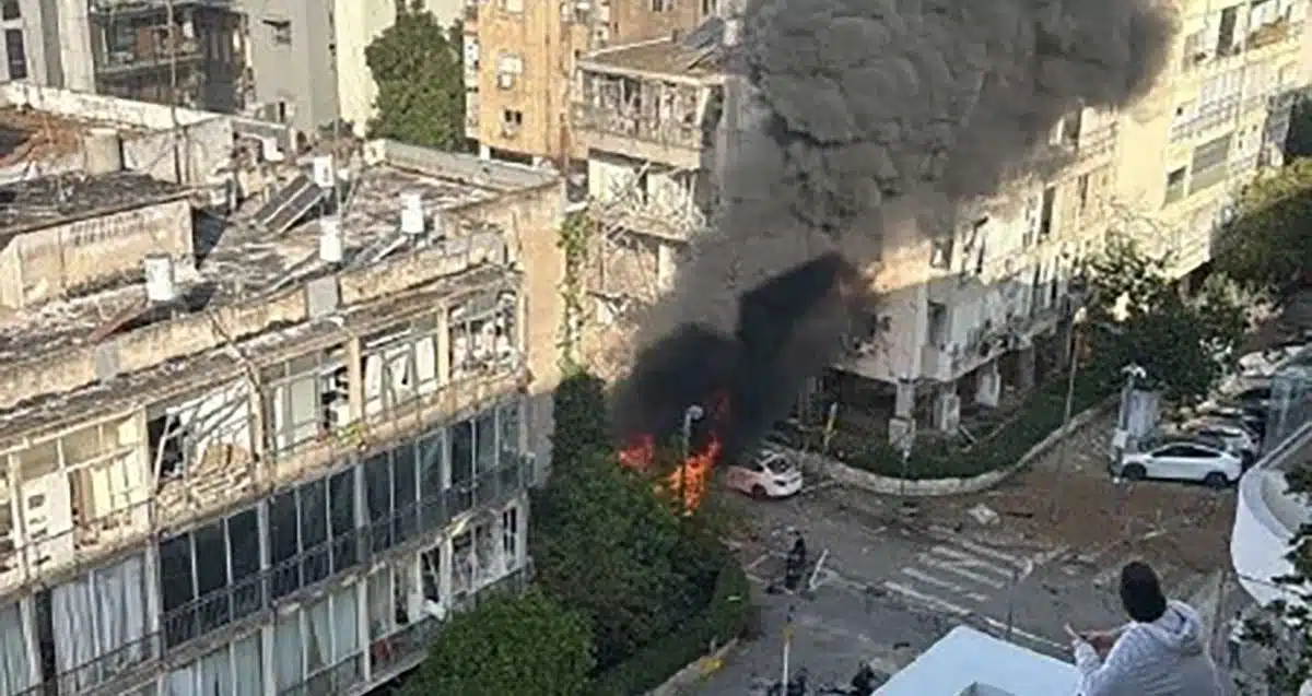 שריפה באחד הרחובות בתל אביב